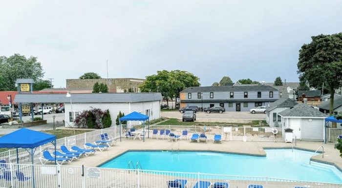 Lakeside Motor Lodge (Lakeside Motel) - From Web Listing (newer photo)